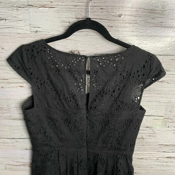 Black label Saks fifth ave eyelet black midi dress size 4 black - Picture 6 of 10